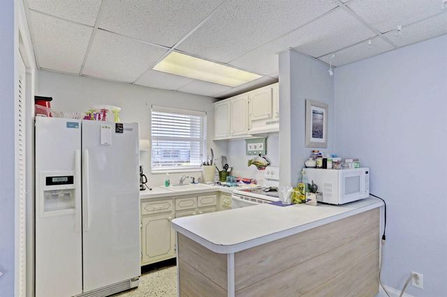 100 Shore Court 307, North Palm Beach, FL 33408