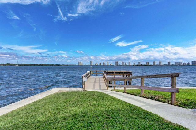 100 Shore Court 307, North Palm Beach, FL 33408