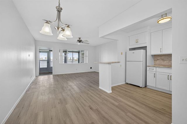 100 Shore Court 307, North Palm Beach, FL 33408
