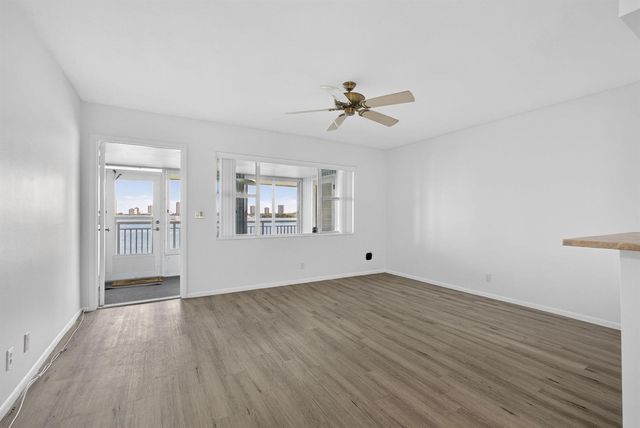 100 Shore Court 307, North Palm Beach, FL 33408