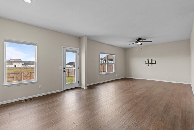 838 S Parkside Circle, Nixa, MO 65714