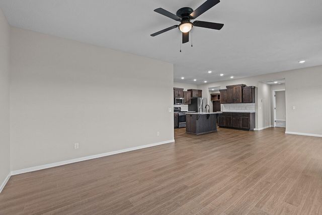 838 S Parkside Circle, Nixa, MO 65714