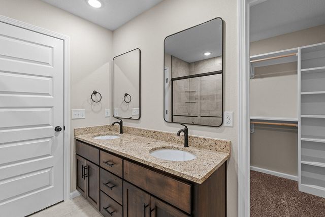 838 S Parkside Circle, Nixa, MO 65714