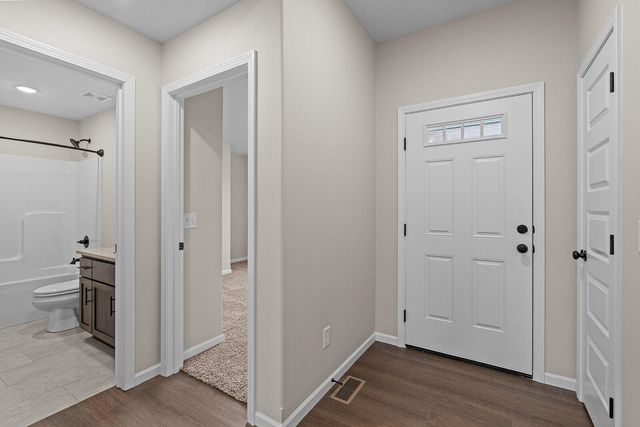 838 S Parkside Circle, Nixa, MO 65714