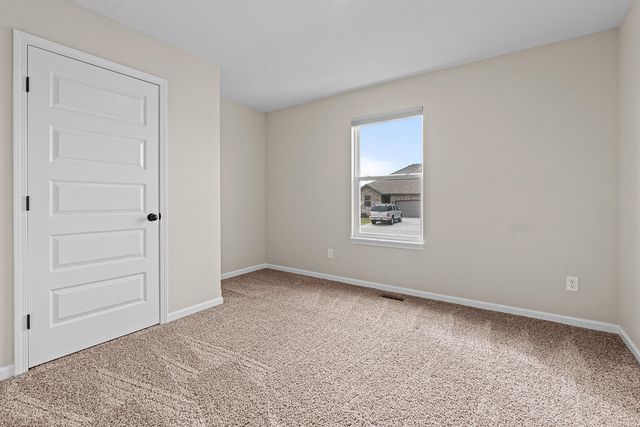 838 S Parkside Circle, Nixa, MO 65714