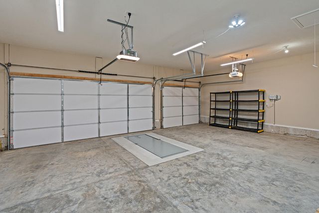 838 S Parkside Circle, Nixa, MO 65714