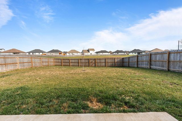 838 S Parkside Circle, Nixa, MO 65714