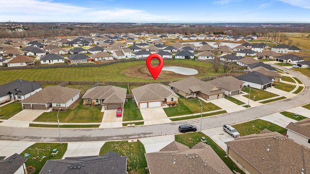 838 S Parkside Circle, Nixa, MO 65714