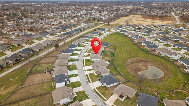 838 S Parkside Circle, Nixa, MO 65714