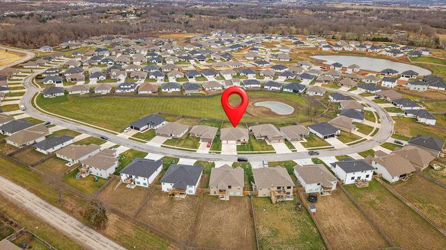 838 S Parkside Circle, Nixa, MO 65714