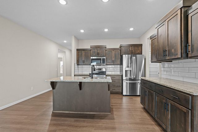 838 S Parkside Circle, Nixa, MO 65714