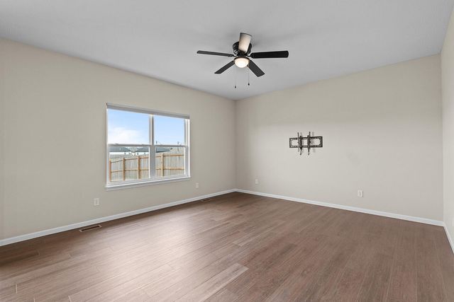 838 S Parkside Circle, Nixa, MO 65714