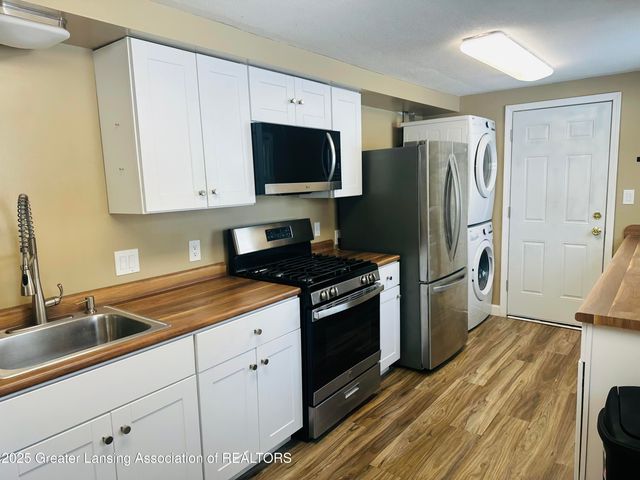 3001 Risley Drive, Lansing, MI 48917