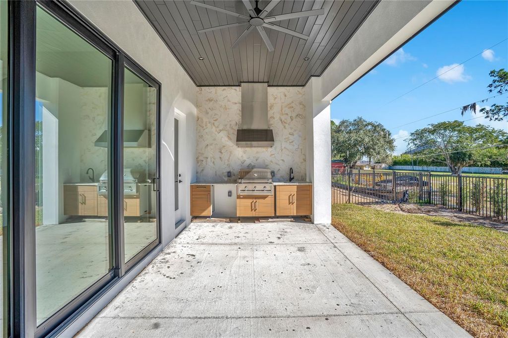 Image 39 of property listing at 9126 SHEEN SOUND STREET, Orlando, FL 32836