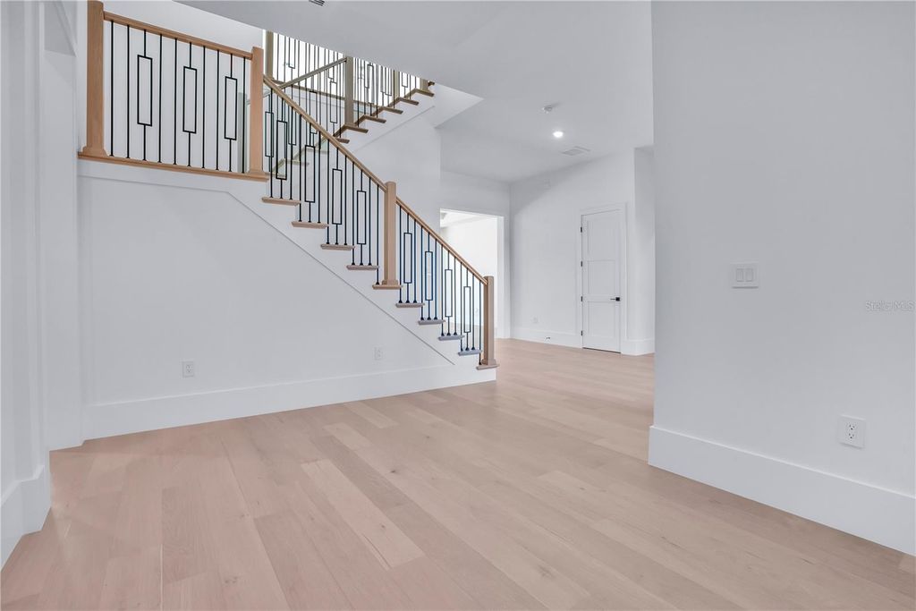 Image 8 of property listing at 9126 SHEEN SOUND STREET, Orlando, FL 32836