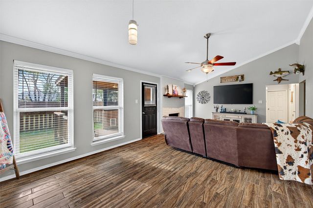 419 W Center Street, Whitewright, TX 75491