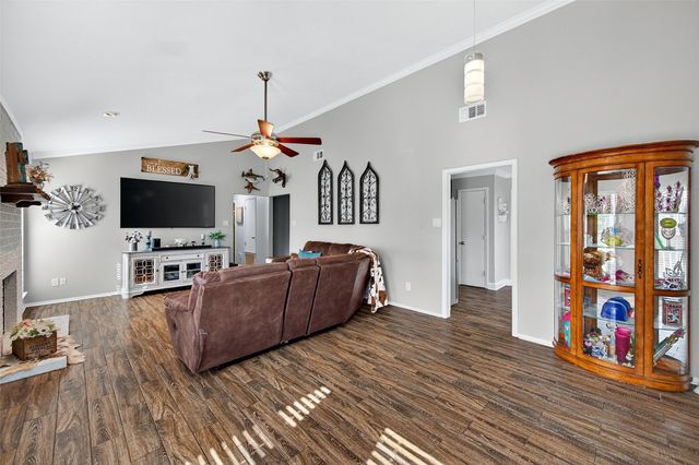 419 W Center Street, Whitewright, TX 75491