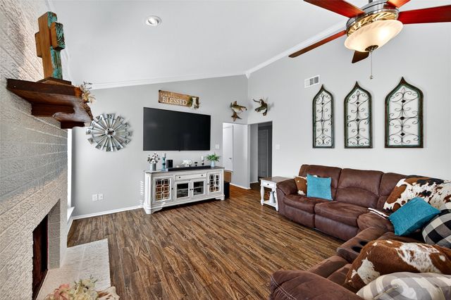 419 W Center Street, Whitewright, TX 75491