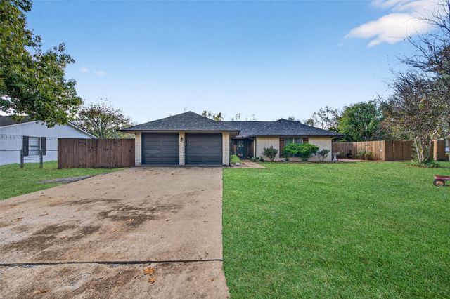 419 W Center Street, Whitewright, TX 75491