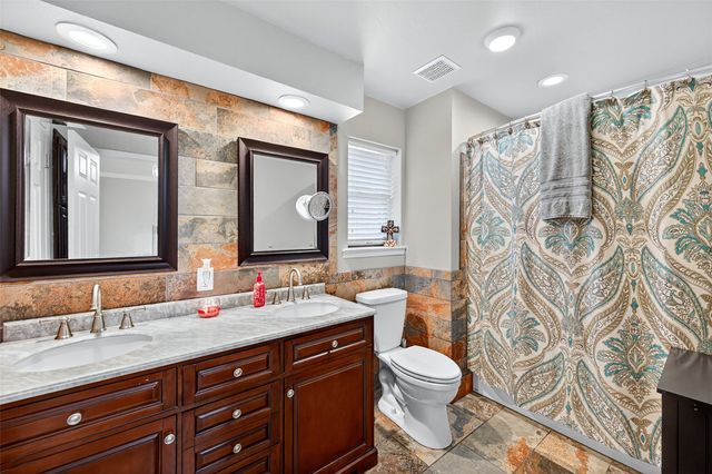 419 W Center Street, Whitewright, TX 75491