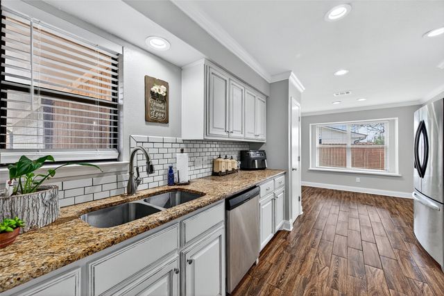 419 W Center Street, Whitewright, TX 75491