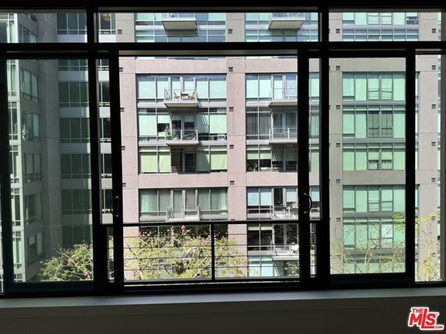 1111 S Grand Avenue 1005, Los Angeles, CA 90015