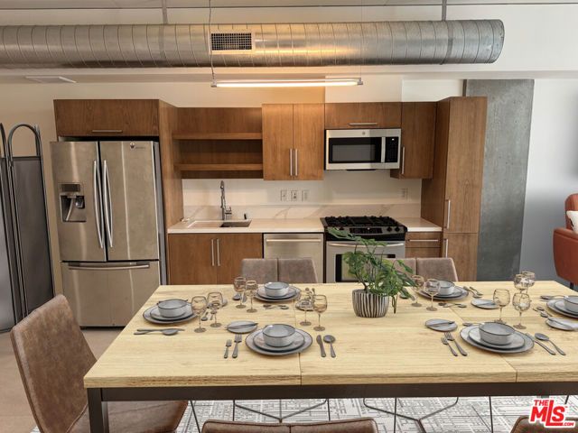 1111 S Grand Avenue 1005, Los Angeles, CA 90015
