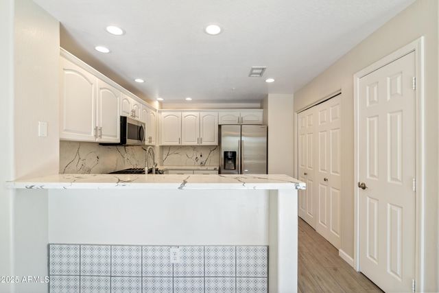 19700 N 76TH Street 2105, Scottsdale, AZ 85255