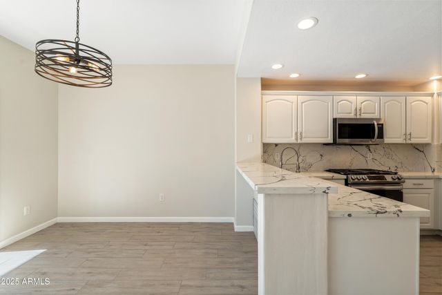 19700 N 76TH Street 2105, Scottsdale, AZ 85255