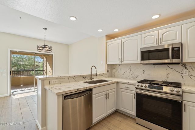 19700 N 76TH Street 2105, Scottsdale, AZ 85255