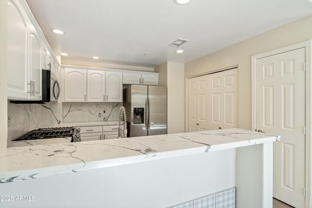 19700 N 76TH Street 2105, Scottsdale, AZ 85255