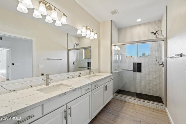 19700 N 76TH Street 2105, Scottsdale, AZ 85255