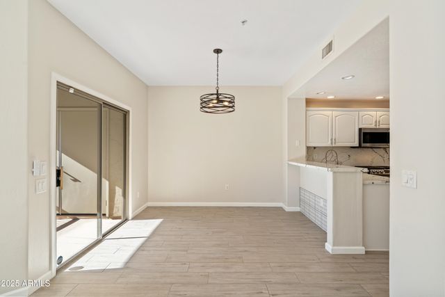 19700 N 76TH Street 2105, Scottsdale, AZ 85255