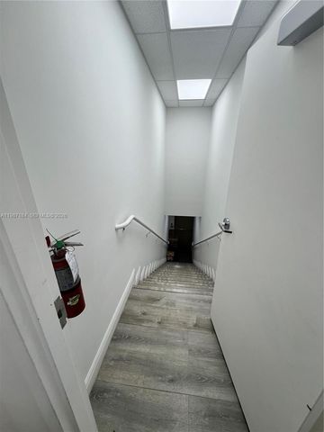 8221 NW 30th Ter, Doral, FL 33198