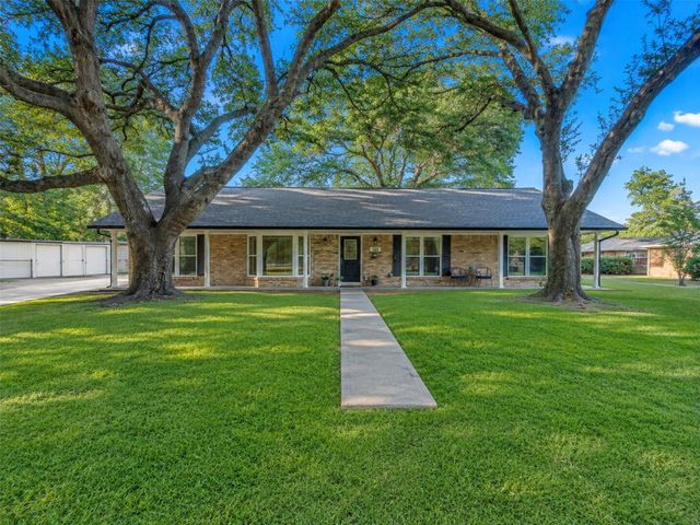 314 Coke Lane, Alvin, TX 77511