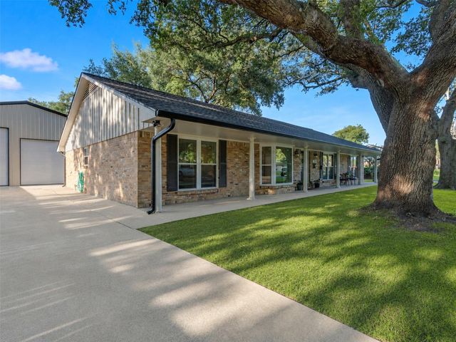 314 Coke Lane, Alvin, TX 77511