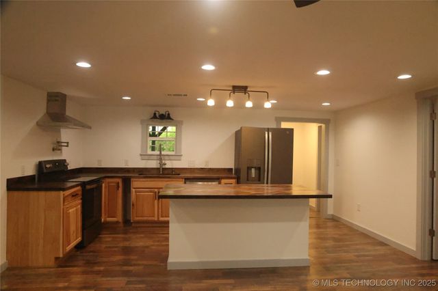 1185 E Pine Street, Westville, OK 74965