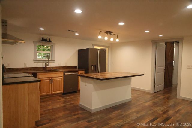 1185 E Pine Street, Westville, OK 74965