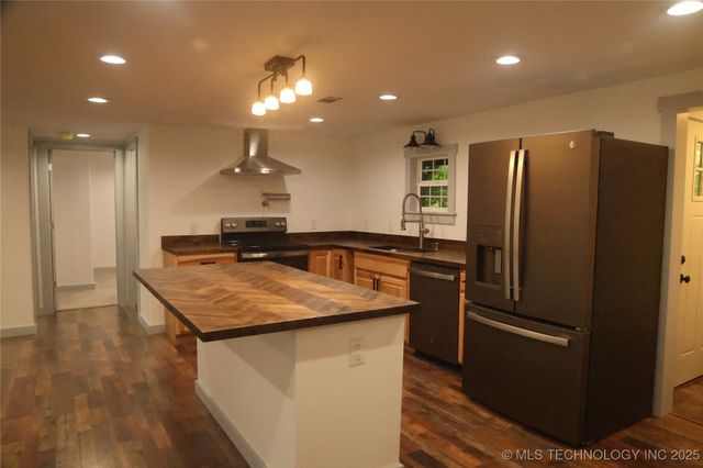 1185 E Pine Street, Westville, OK 74965