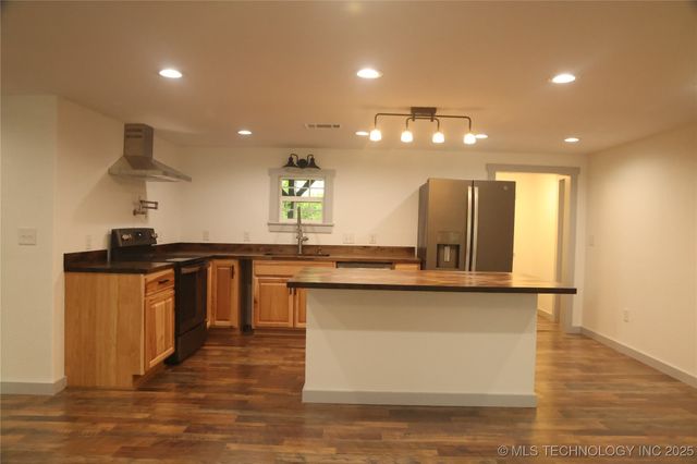 1185 E Pine Street, Westville, OK 74965