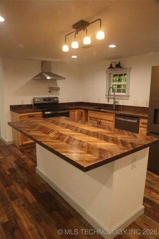 1185 E Pine Street, Westville, OK 74965