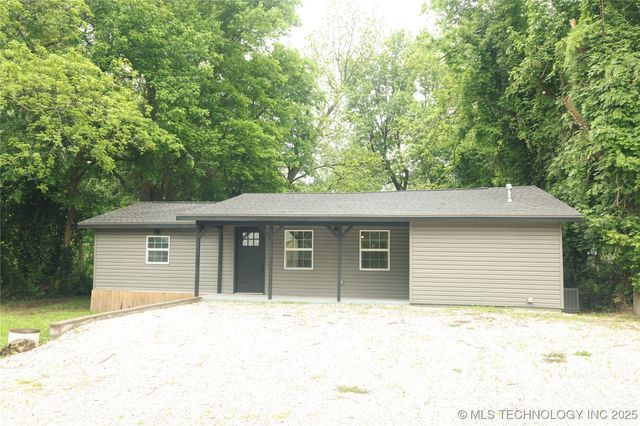 1185 E Pine Street, Westville, OK 74965