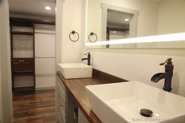 1185 E Pine Street, Westville, OK 74965