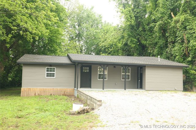 1185 E Pine Street, Westville, OK 74965