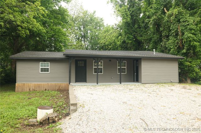 1185 E Pine Street, Westville, OK 74965