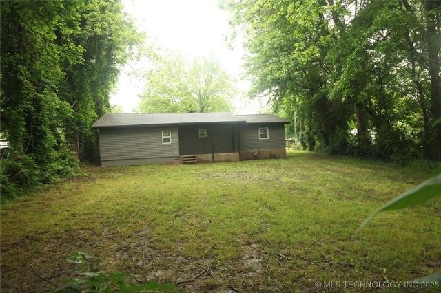 1185 E Pine Street, Westville, OK 74965