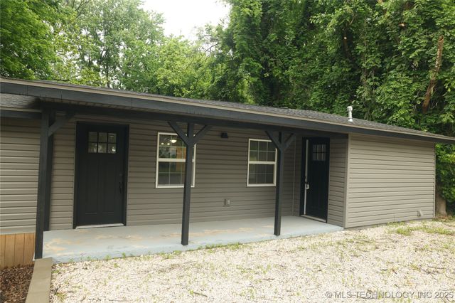 1185 E Pine Street, Westville, OK 74965