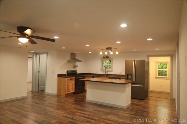 1185 E Pine Street, Westville, OK 74965