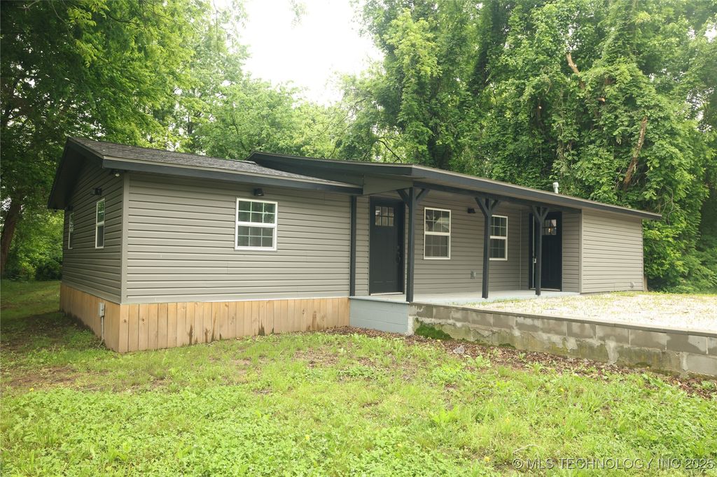 1185 E Pine Street, Westville, OK 74965