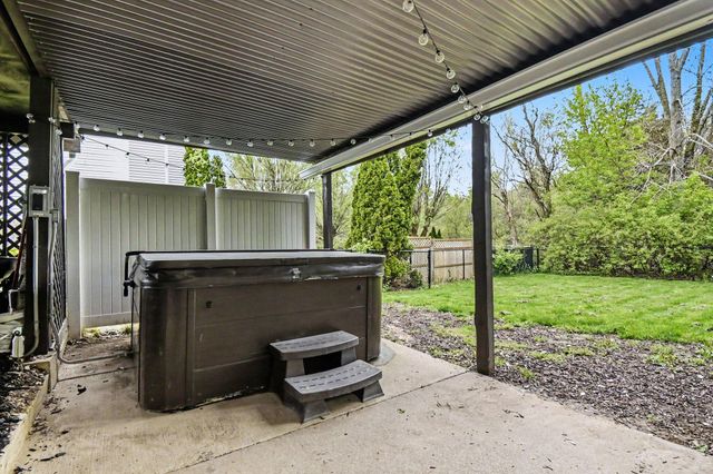 7560 Melinda Court SE, Byron Center, MI 49315